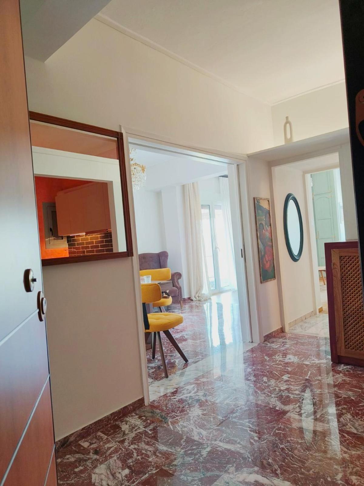 Stylish Artistic Flat With View, Three Min To Metro Apartment Атина Екстериор снимка