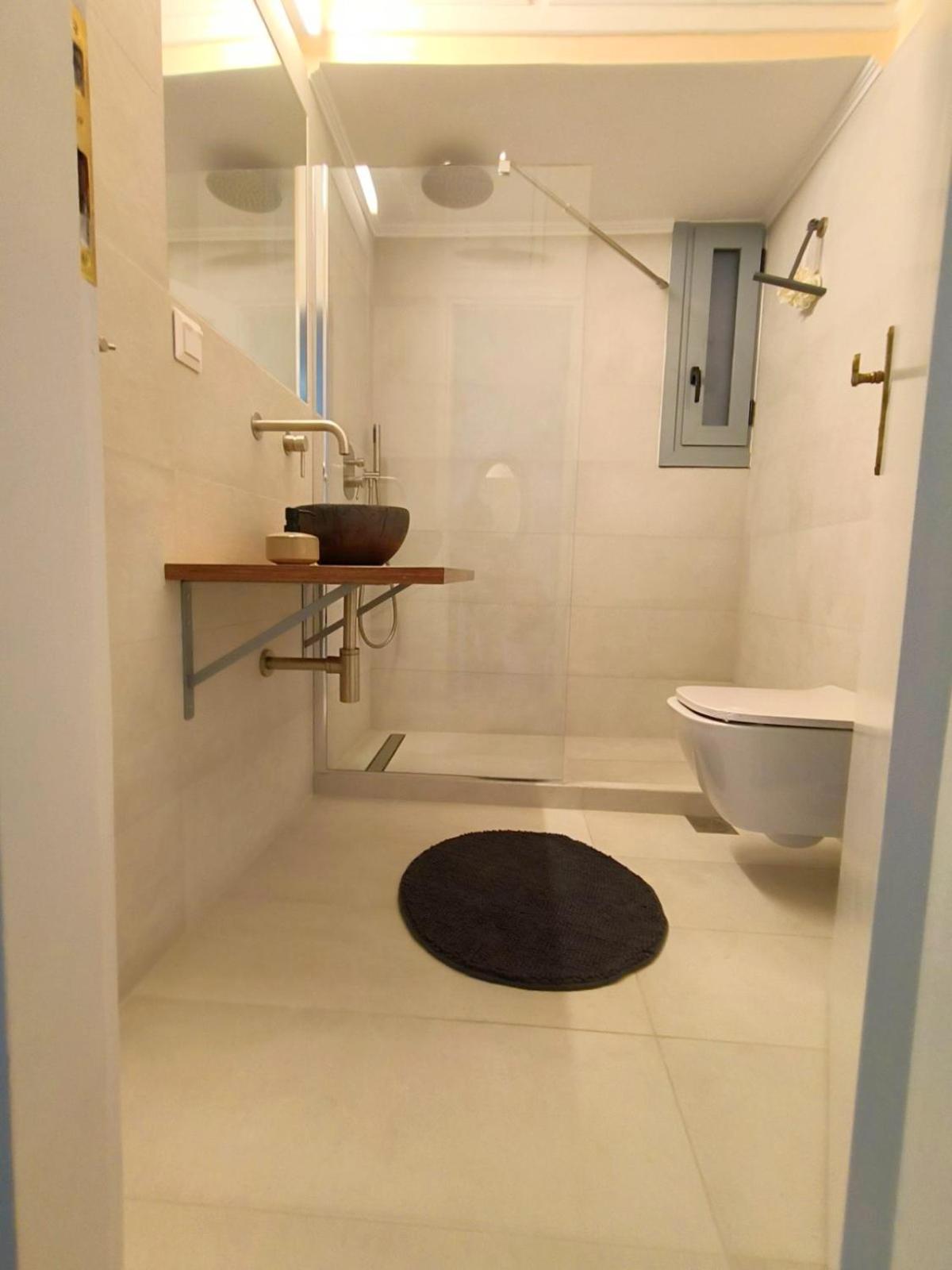 Stylish Artistic Flat With View, Three Min To Metro Apartment Атина Екстериор снимка