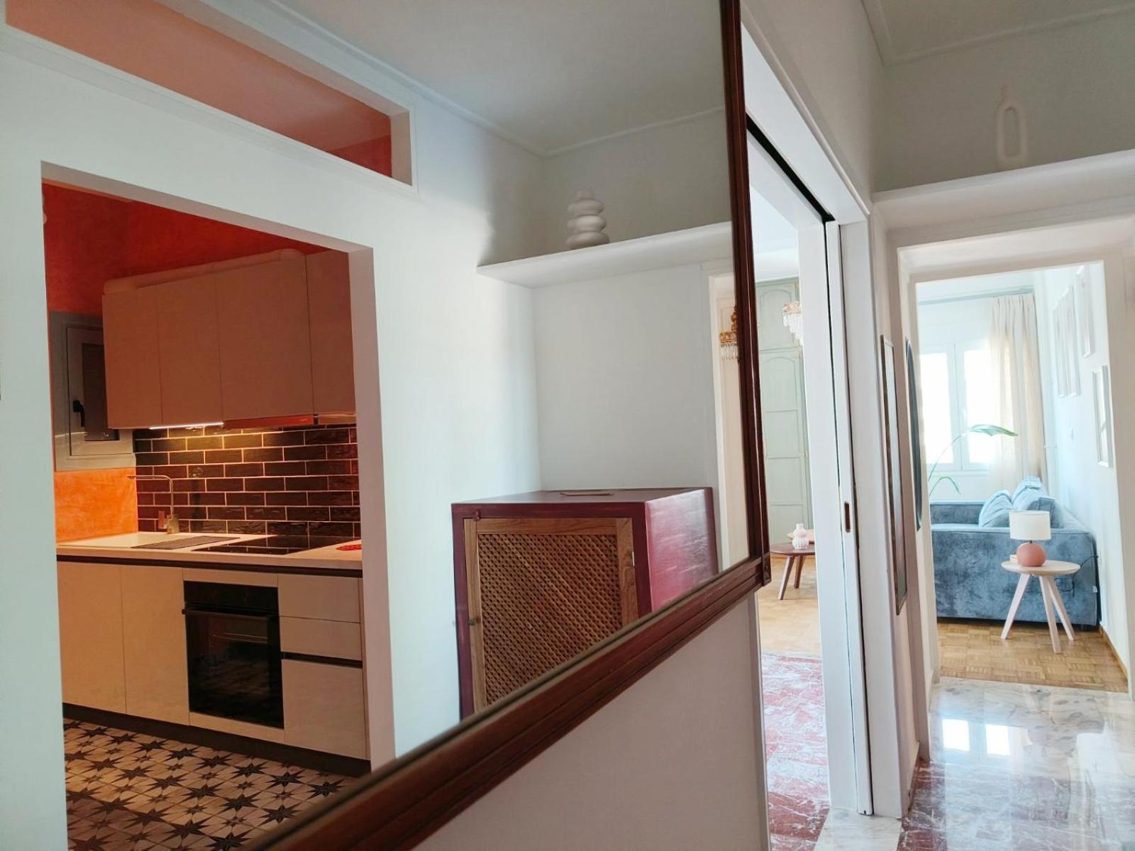 Stylish Artistic Flat With View, Three Min To Metro Apartment Атина Екстериор снимка